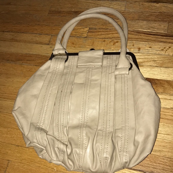 Cream Boutique Bag - Picture 2 of 3